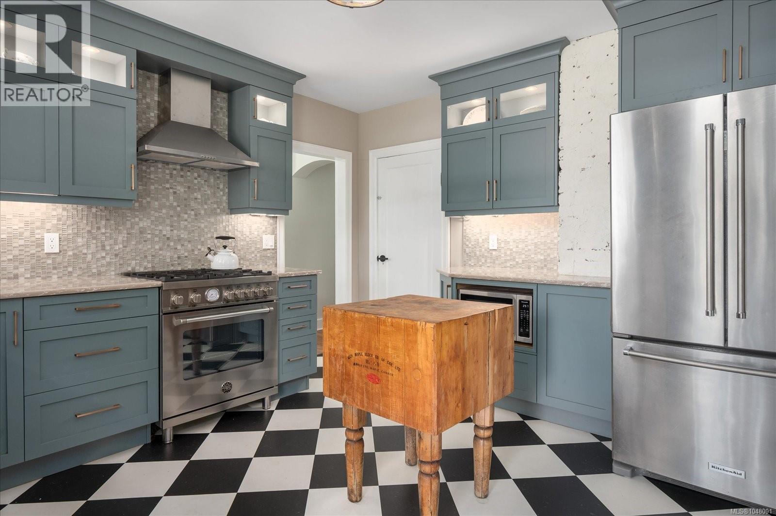 2697 4th Ave - Image 18