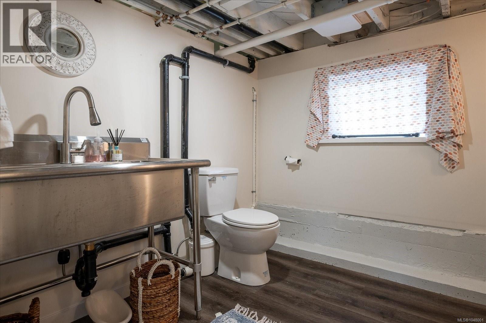 2697 4th Ave - Image 36