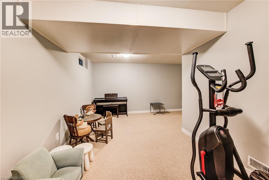 #2 360 CORNRIDGE Place - 33
