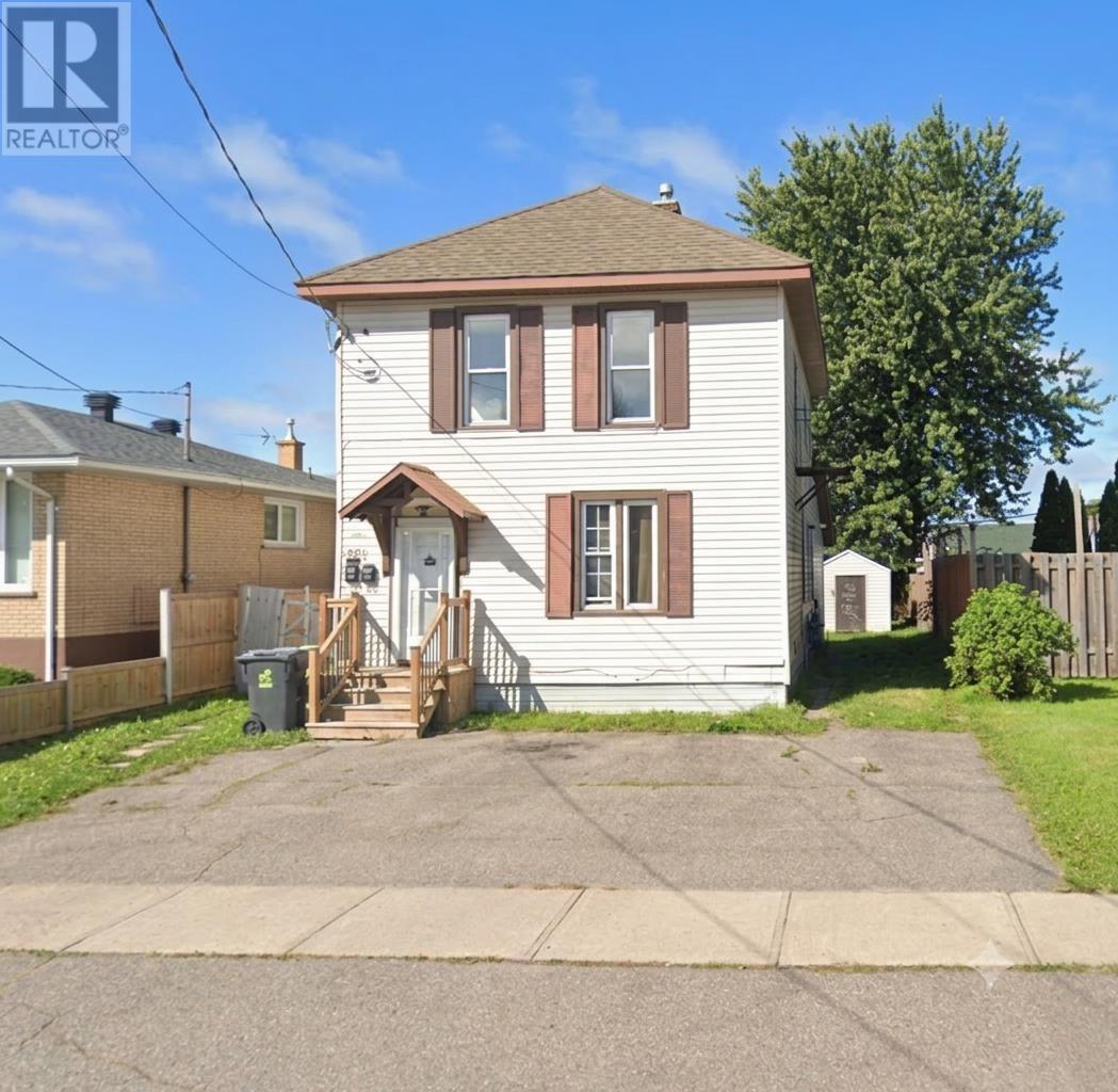 561 Sherbourne ST - 1