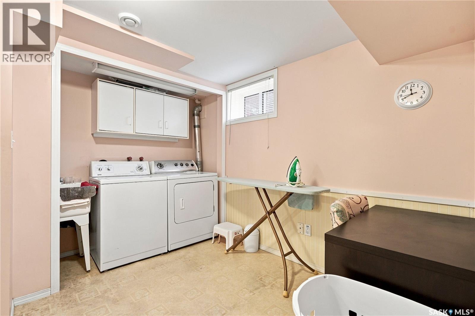 1519 Munroe AVENUE S - Image 45