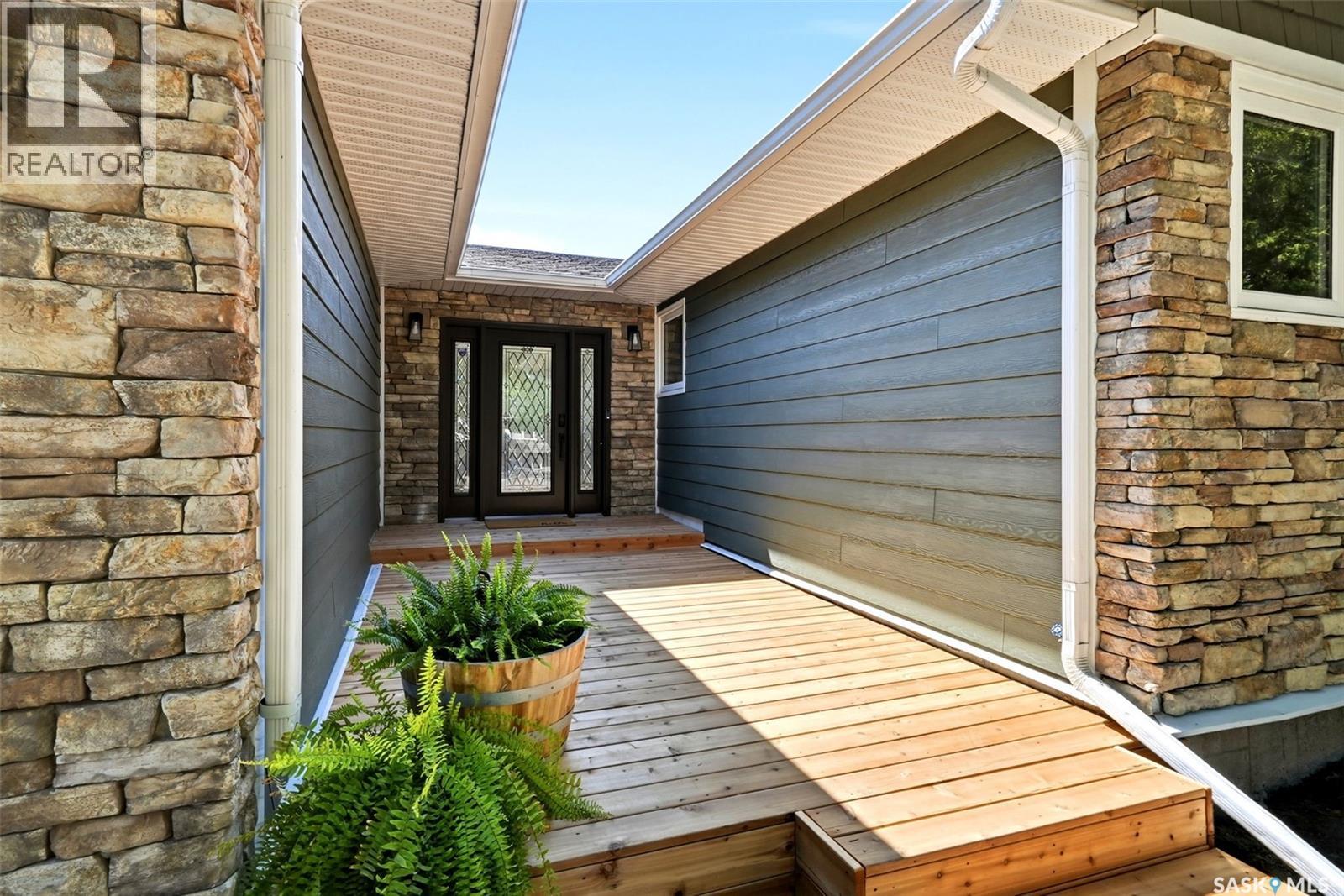 19 Empress DRIVE - 2