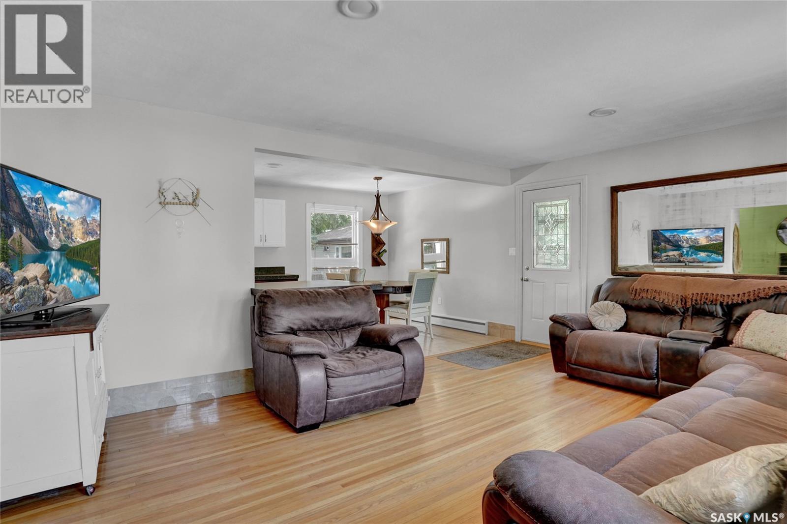 520 3rd AVENUE E - 7