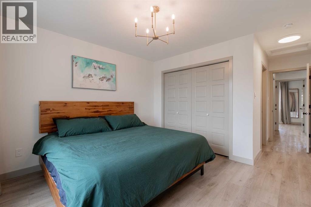 403 Caledonia Boulevard W - 23