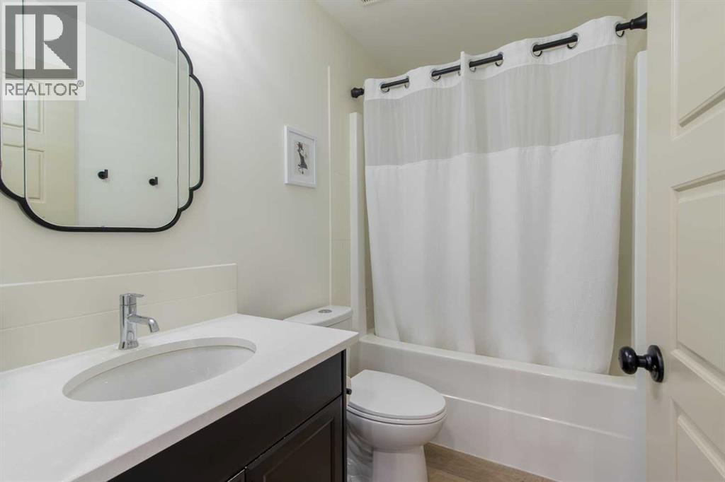 403 Caledonia Boulevard W - 20