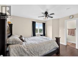 7 Bucklers Road thumbnail 36