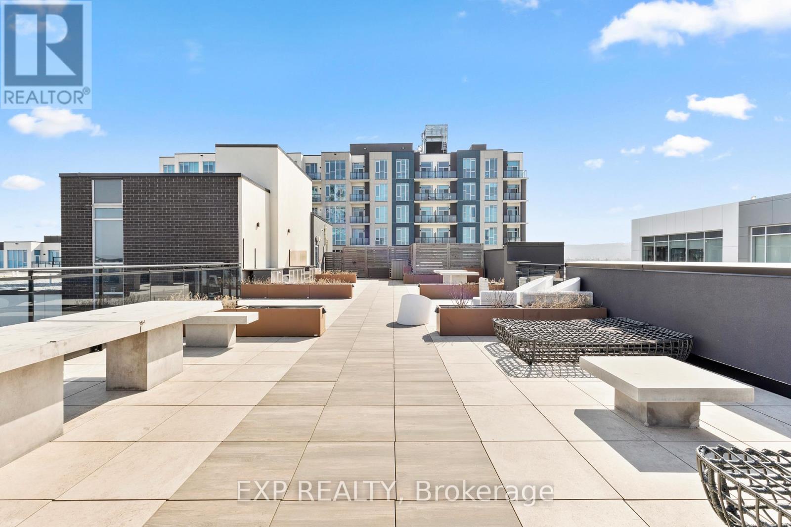#209 10 CONCORD PLACE - Image 28