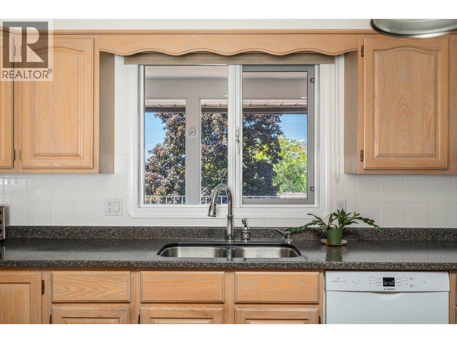 4 Bed, 3 Bath House for Sale in Vernon – 3912 Cascade Drive, Vernon - Image 28