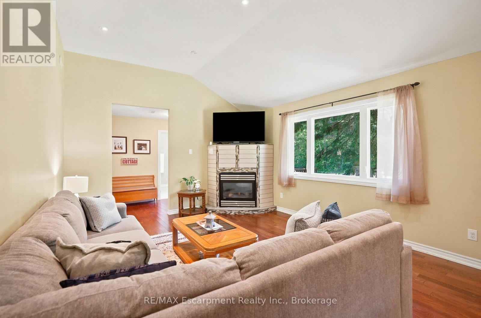 16 HIAWATHA ROAD - Image 17