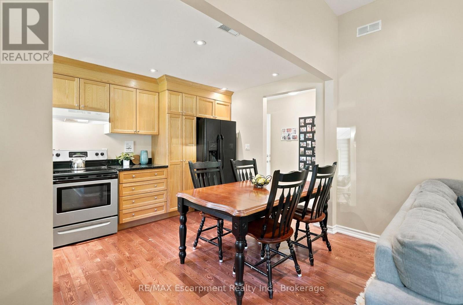 16 HIAWATHA ROAD - Image 19