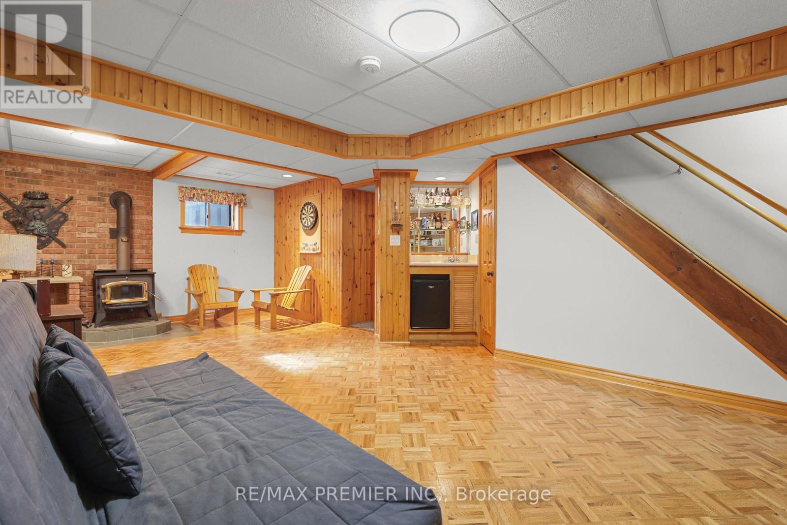 19 TEMAGAMI COURT - 19