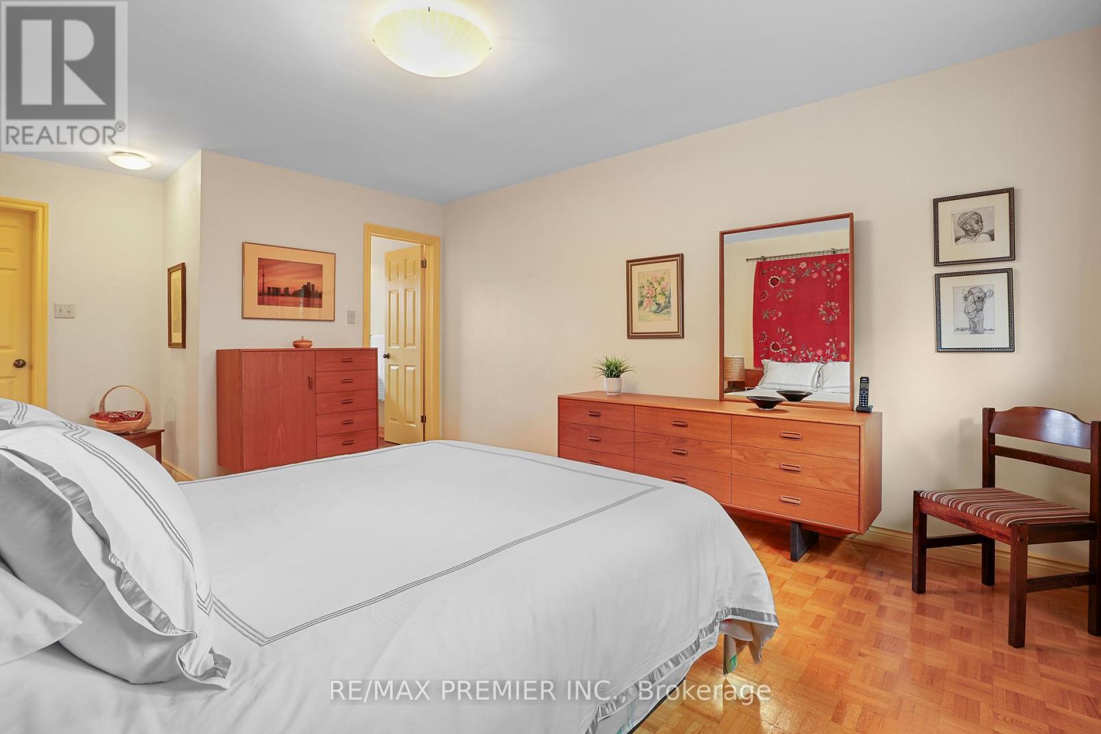 19 TEMAGAMI COURT - 21