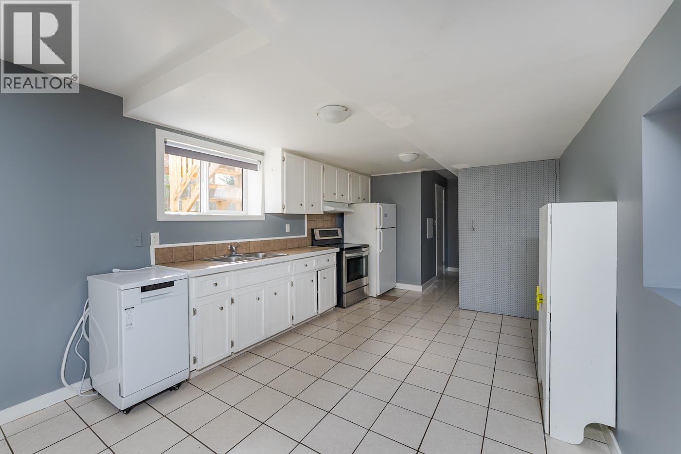 203 WATSON CRESCENT - Image 25