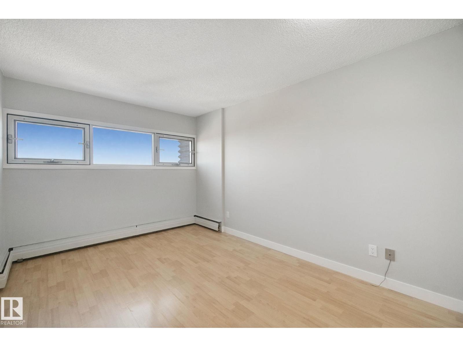 #104 8745 165 ST NW - 29