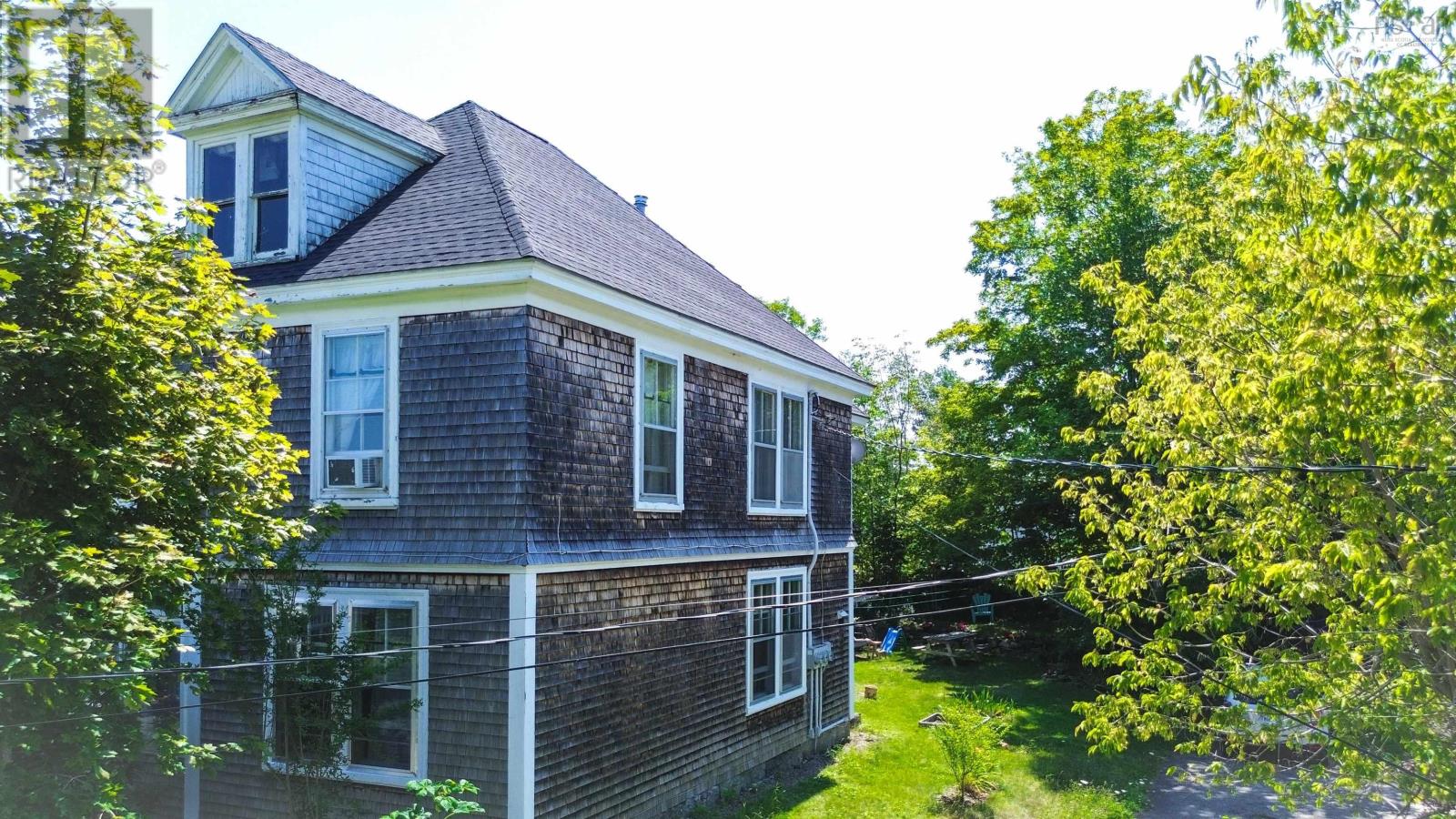 28 St. Andrews Street - 22