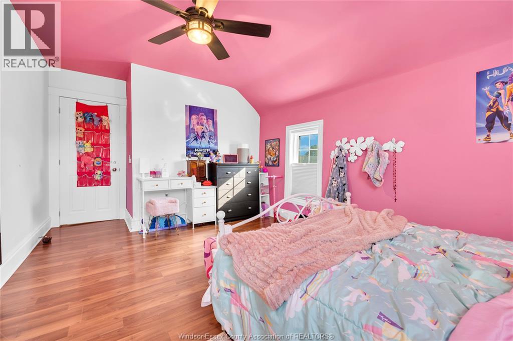 934 GRAND MARAIS East - Image 25