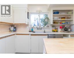 Primary Bedroom - 610 Kent Rd, Saanich, BC V8Z1Z1 Photo 12
