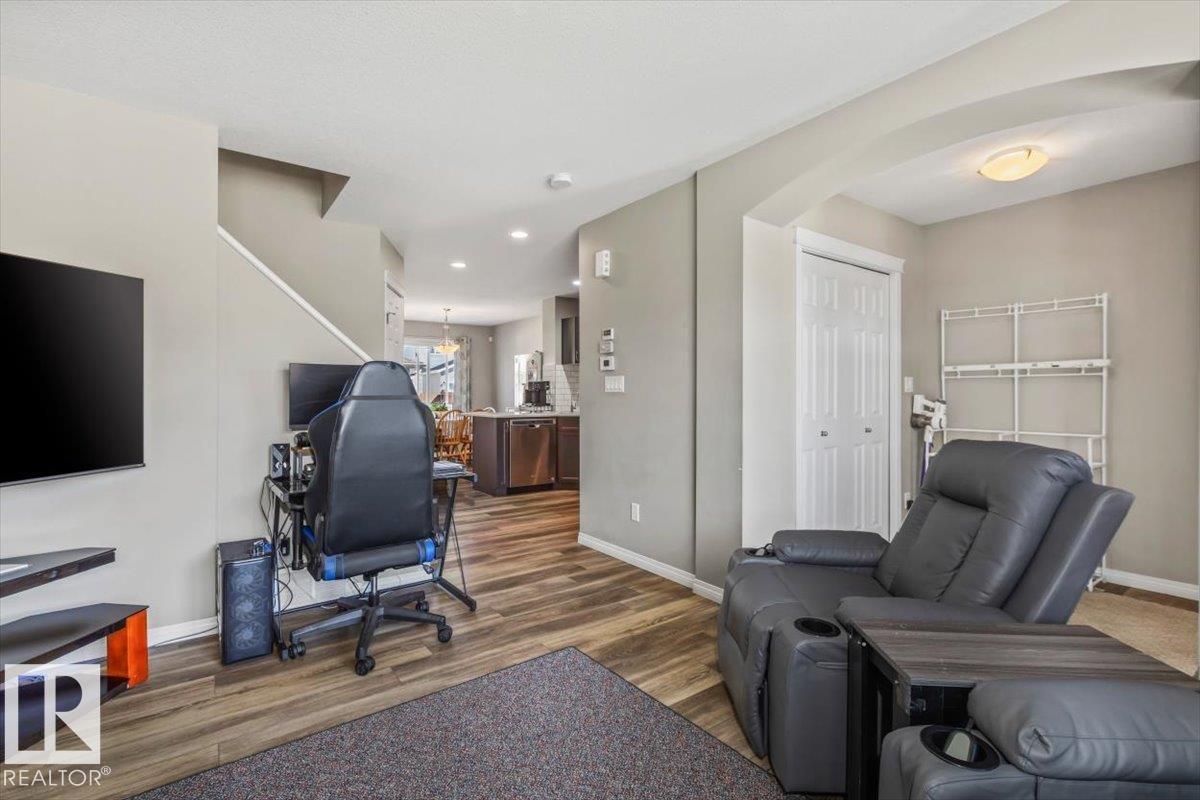 4437 38 ST - 6