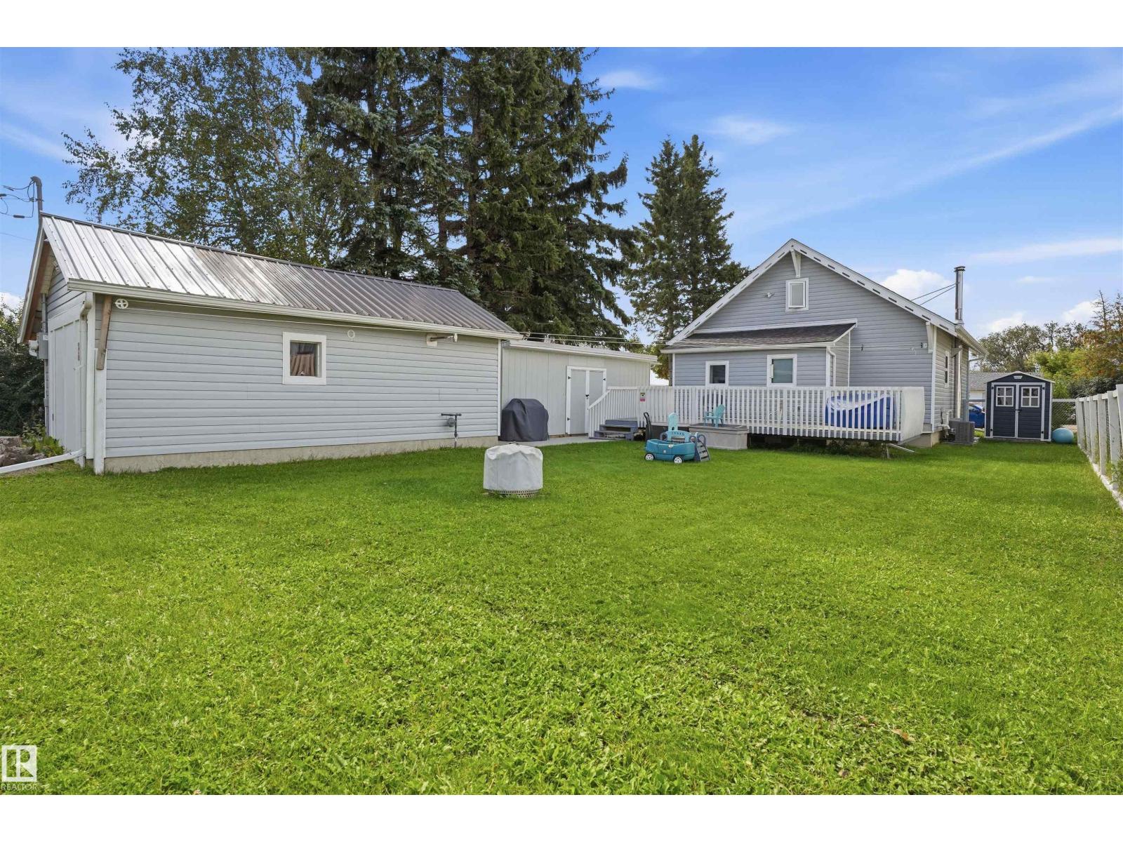 5232 51 AV - Image 31
