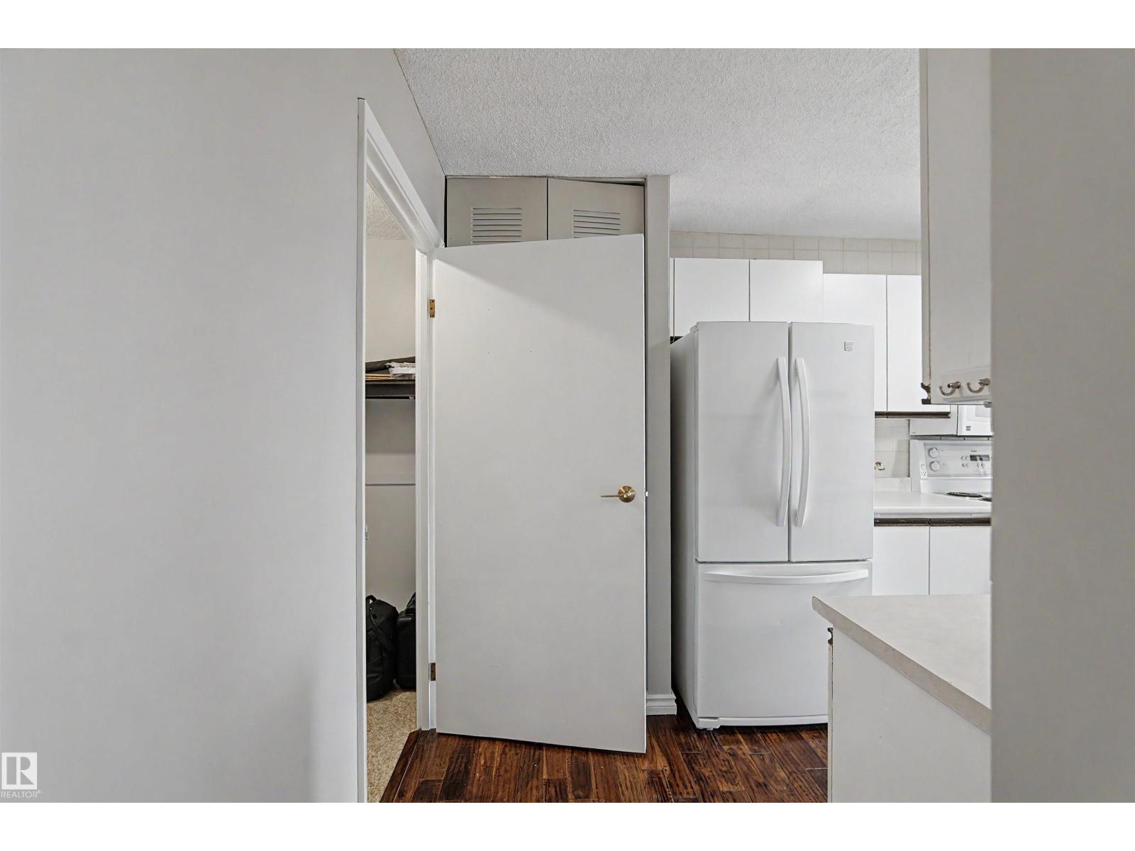#904 8220 JASPER AV NW - 11
