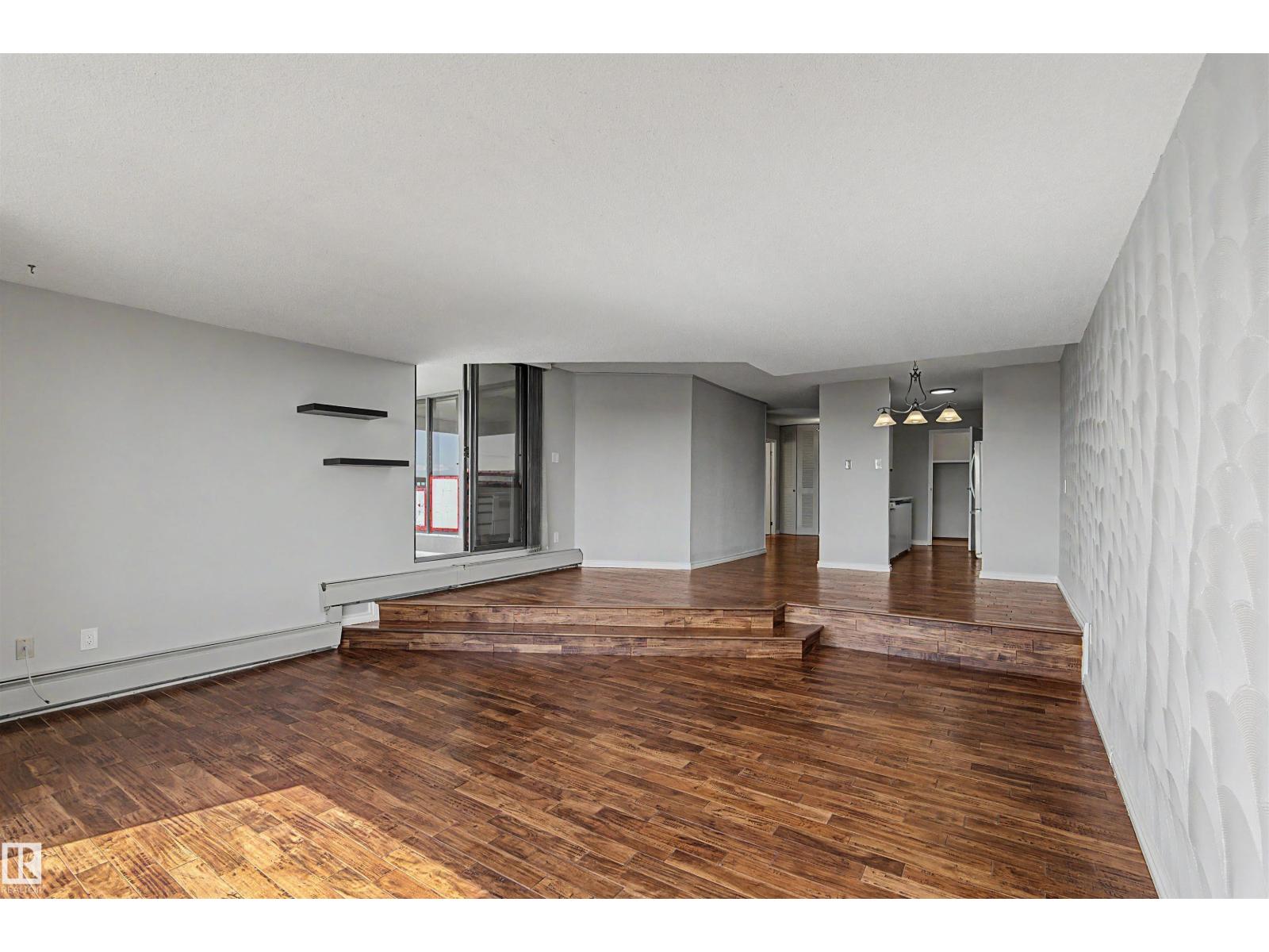 #904 8220 JASPER AV NW - 19