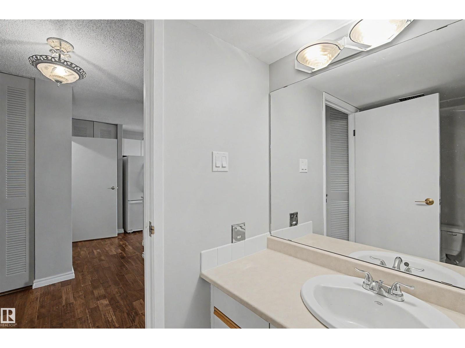#904 8220 JASPER AV NW - 26