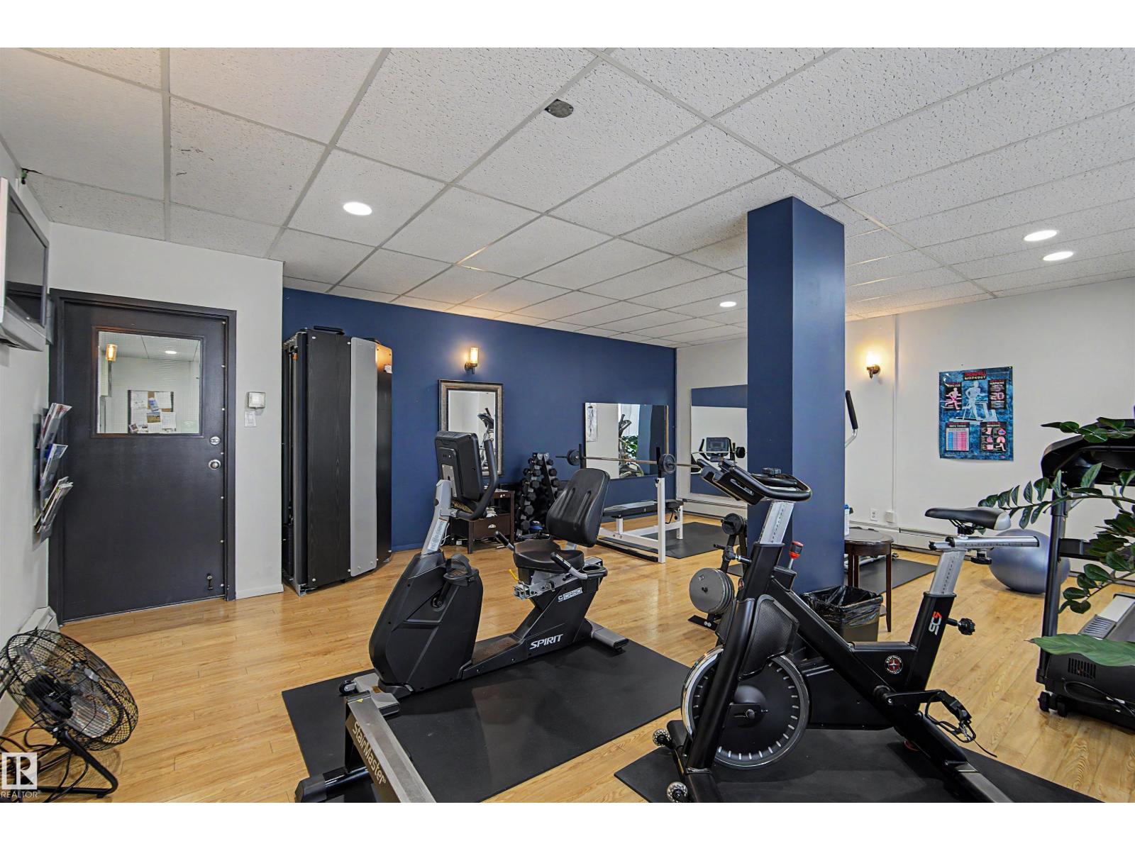 #904 8220 JASPER AV NW - 32