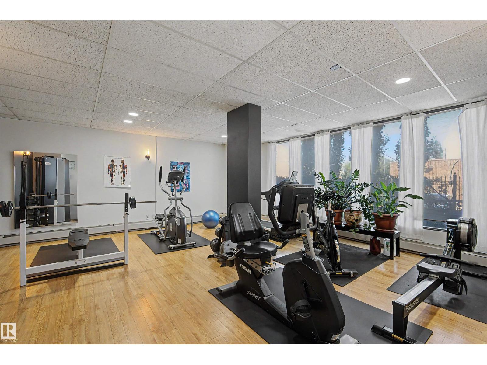 #904 8220 JASPER AV NW - 33