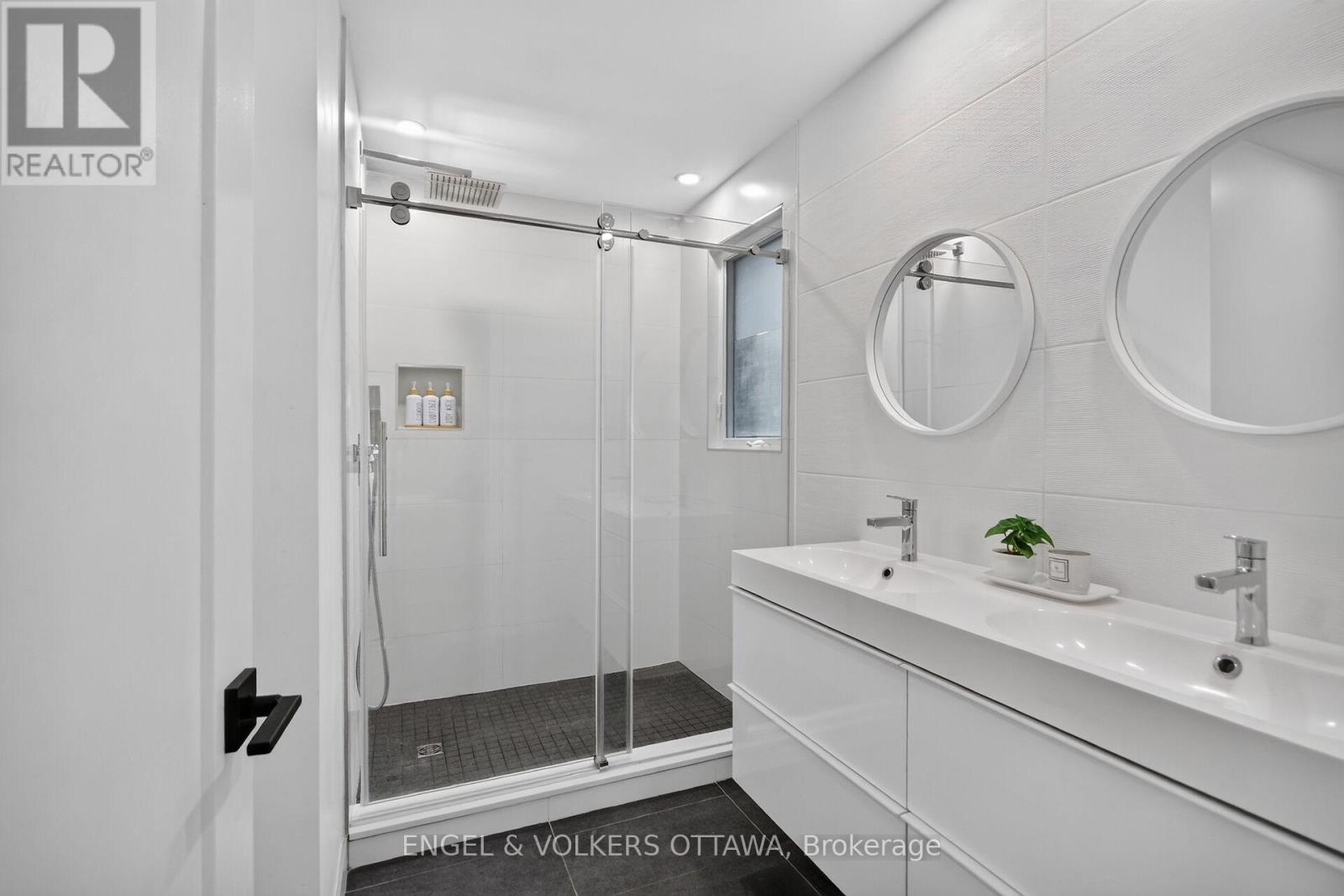 390 PRINCETON AVENUE - Image 25