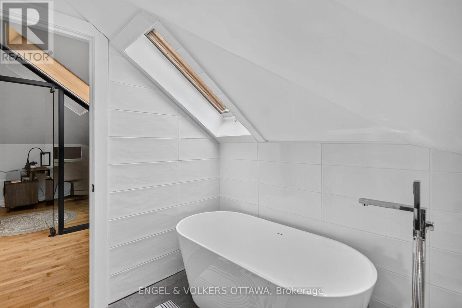 390 PRINCETON AVENUE - Image 35