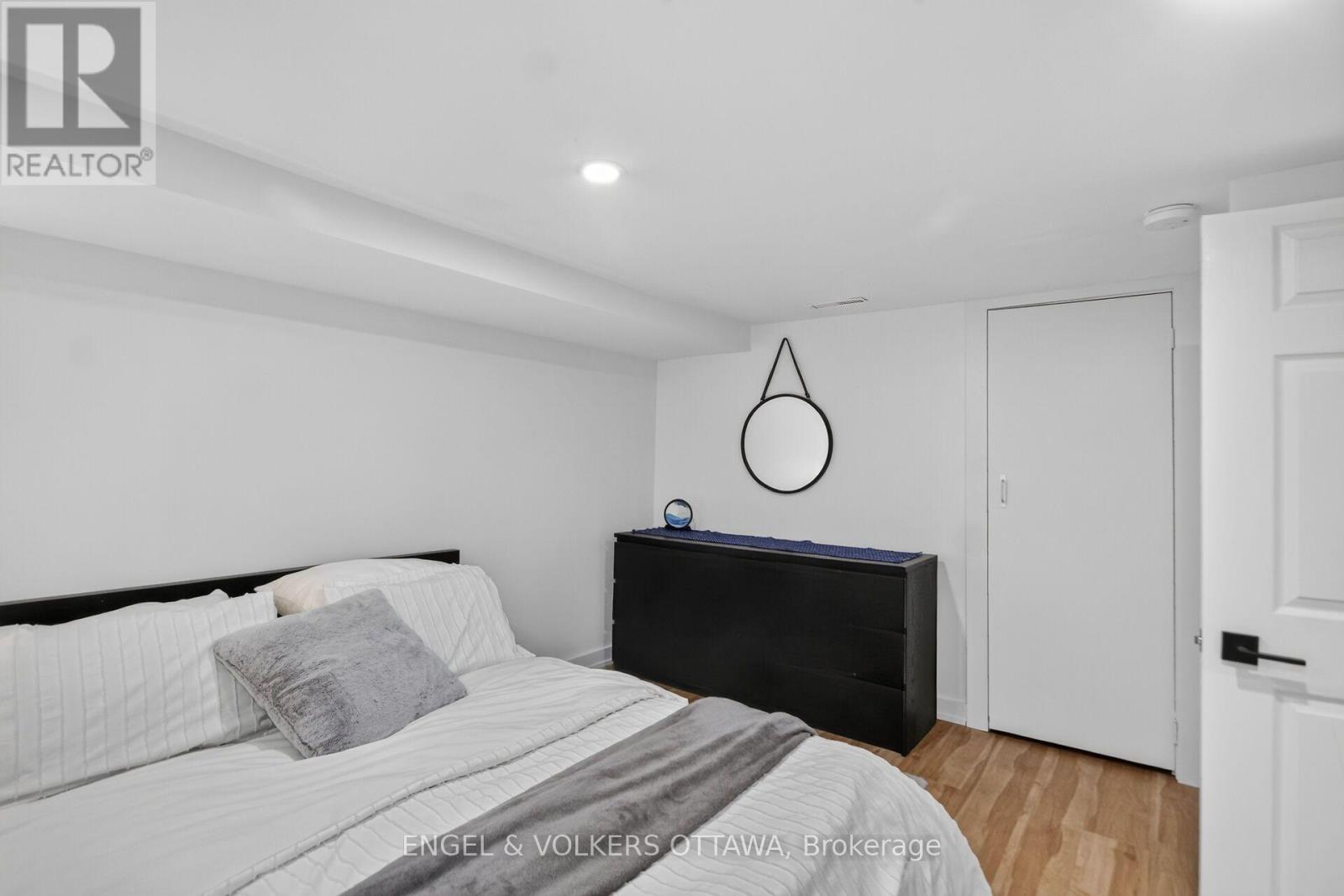 390 PRINCETON AVENUE - 44