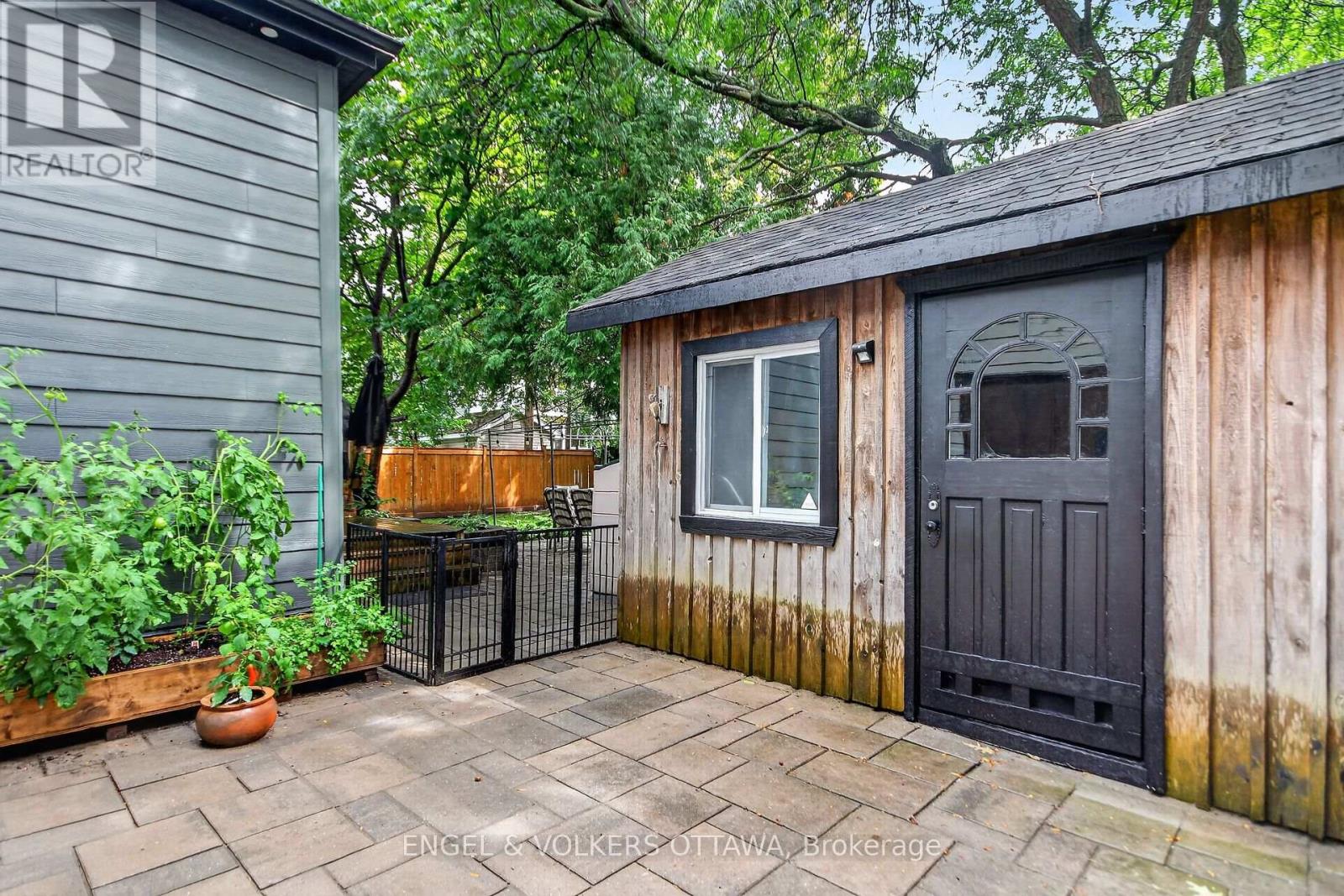 390 PRINCETON AVENUE - Image 47