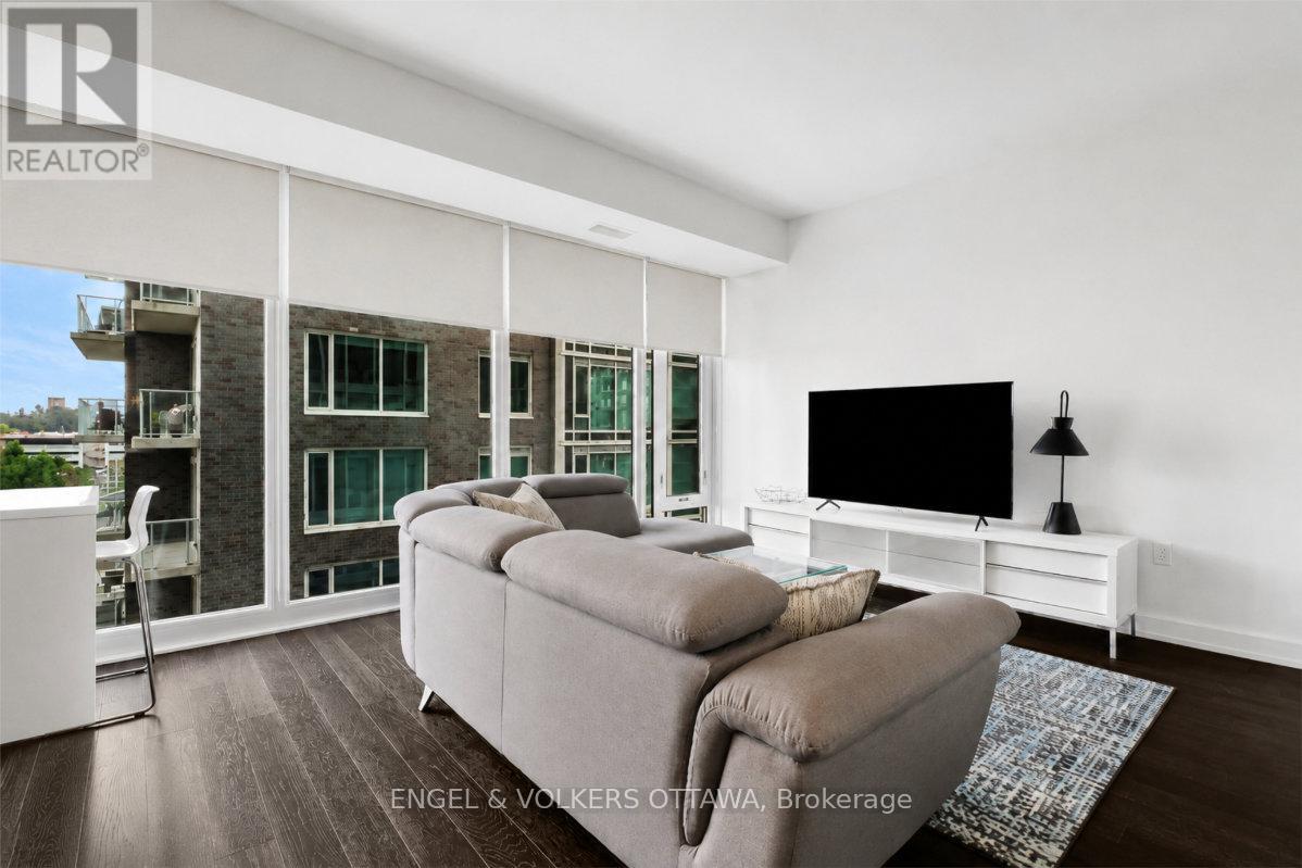 #610 111 CHAMPAGNE AVENUE S - Image 13