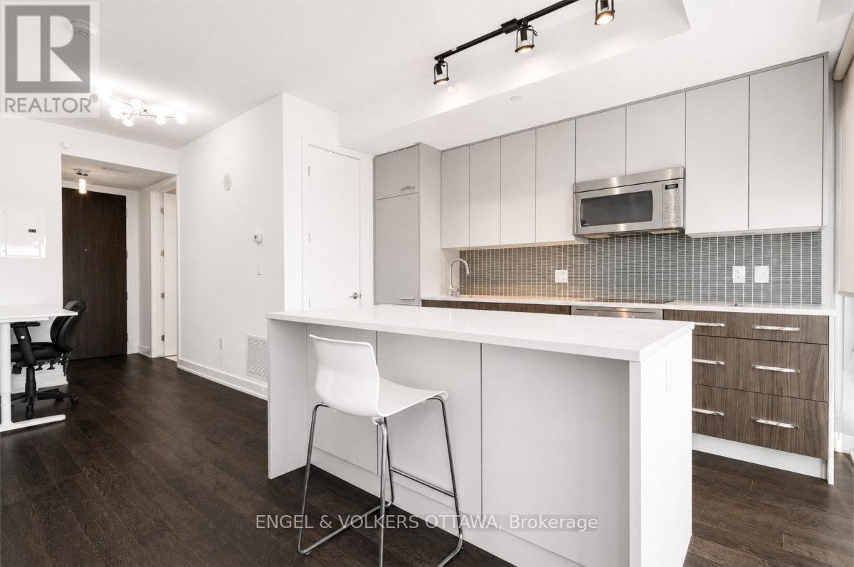 #610 111 CHAMPAGNE AVENUE S - 17