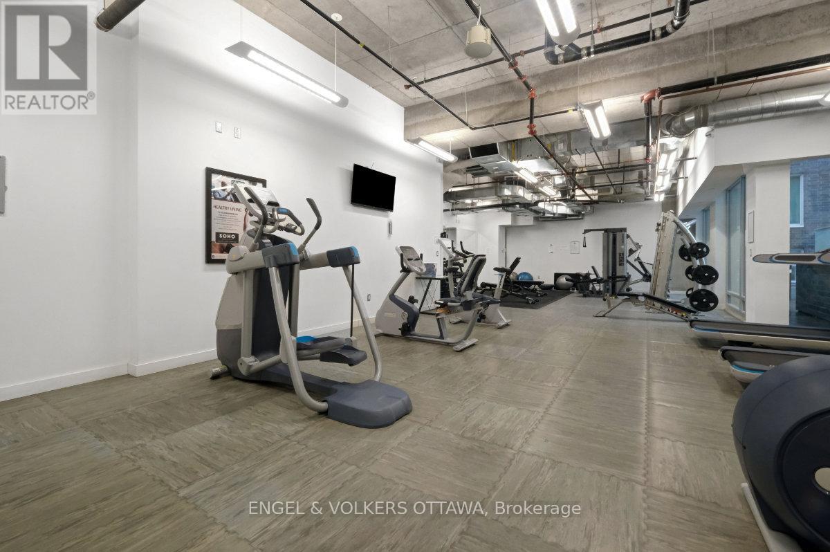 #610 111 CHAMPAGNE AVENUE S - 32