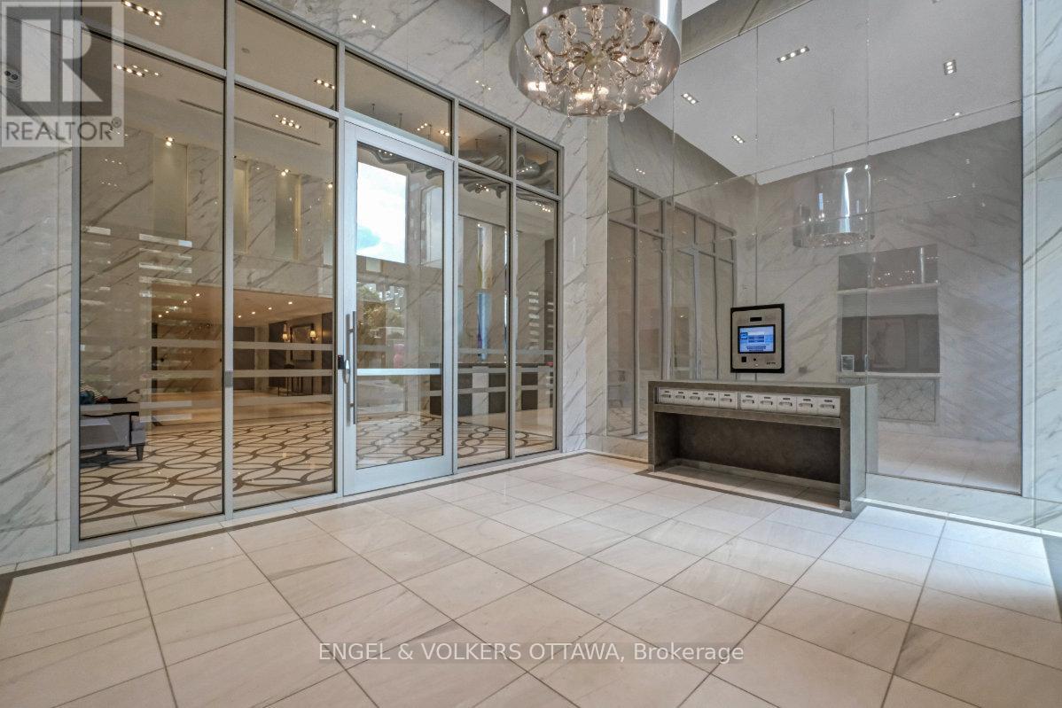 #610 111 CHAMPAGNE AVENUE S - 7