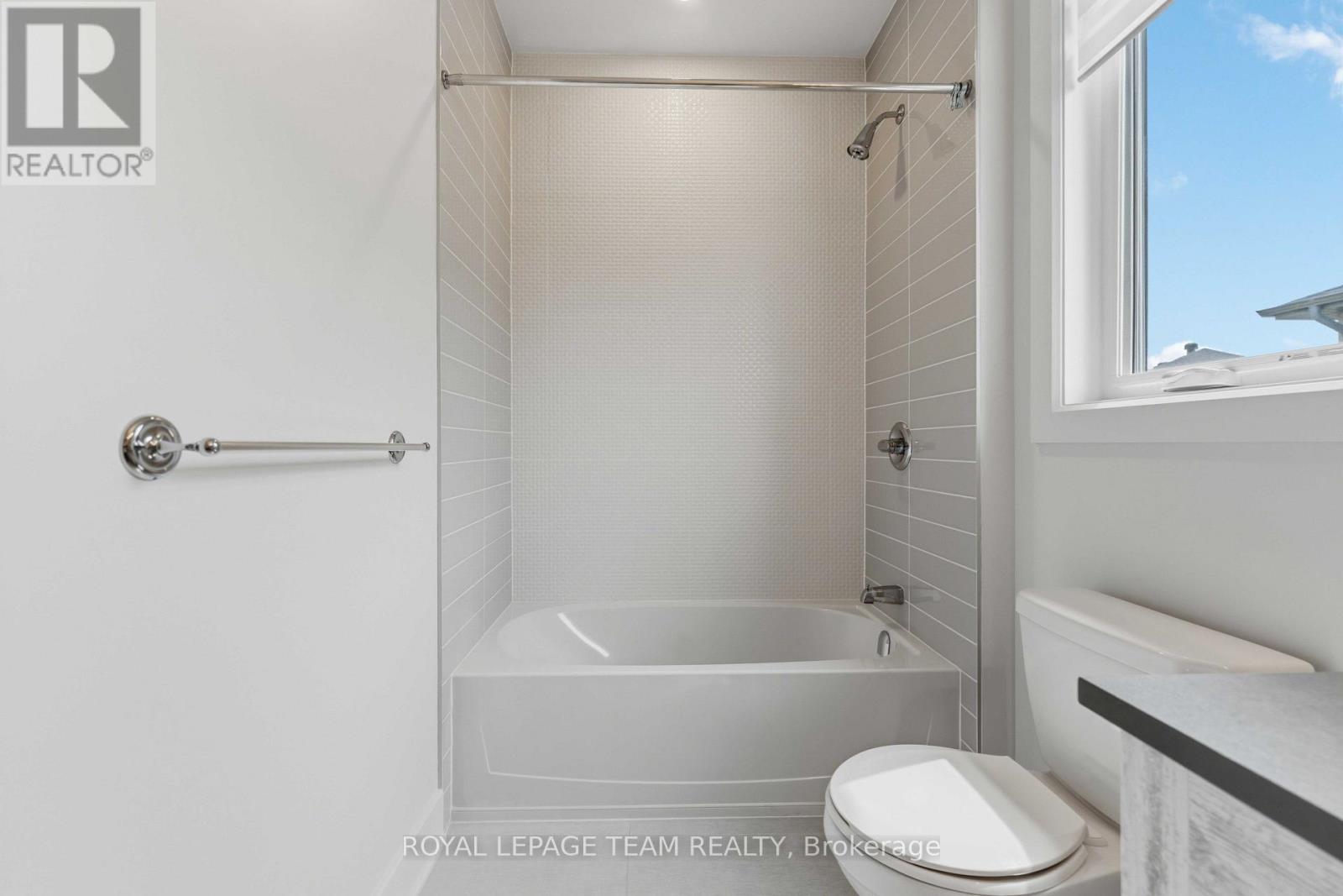 517 BRIDGEPORT AVENUE - 21