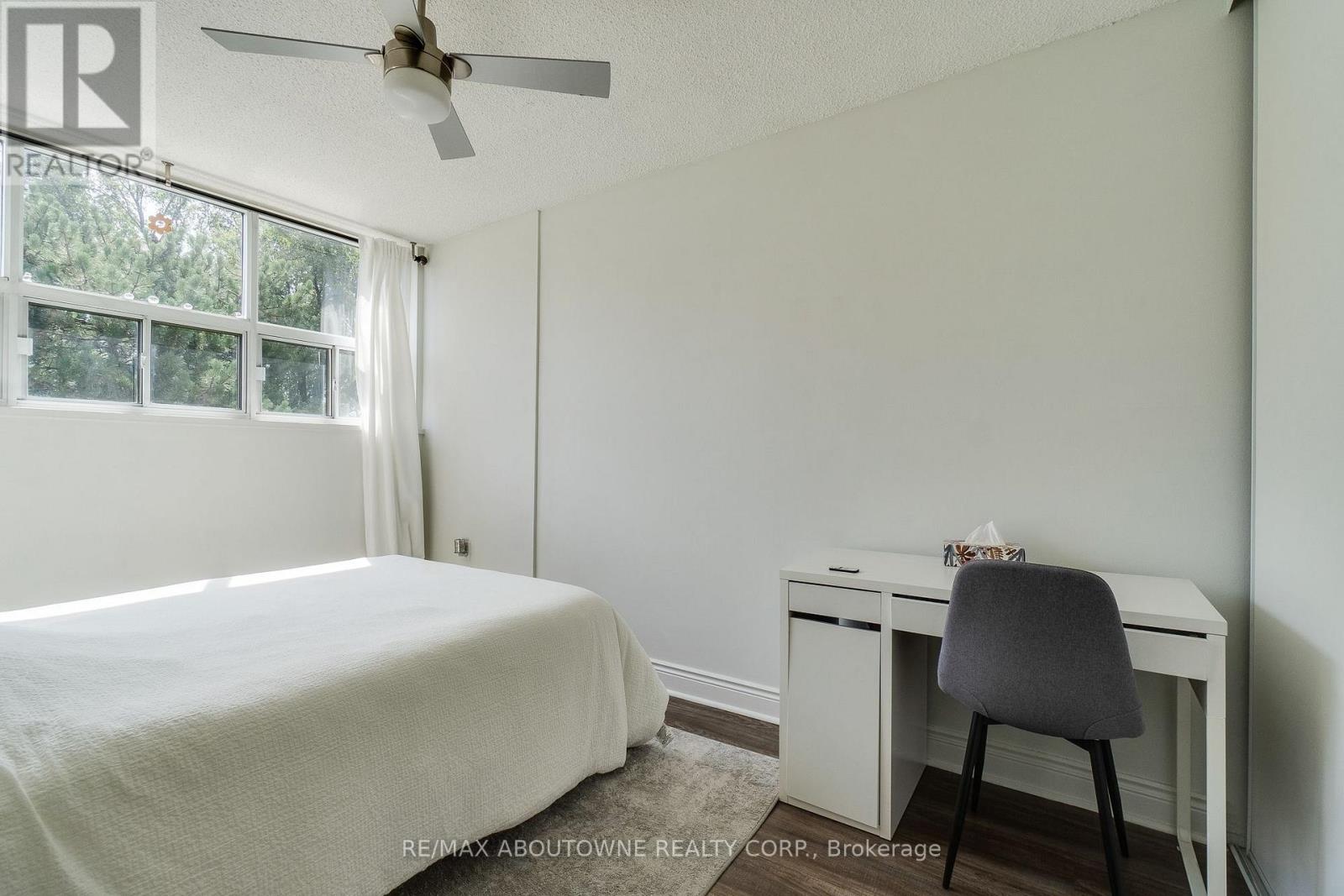 #507 212 KERR STREET - 28