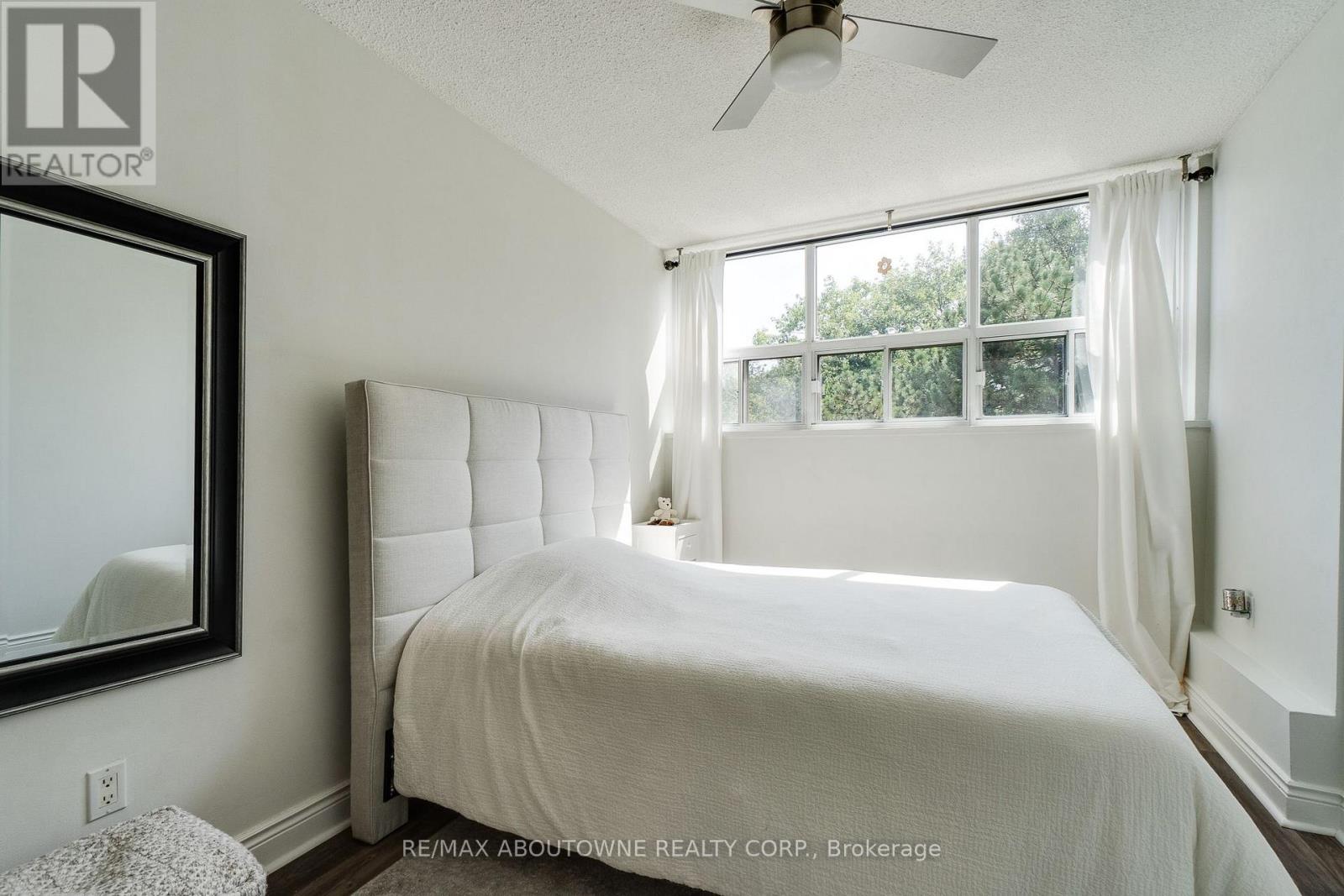 #507 212 KERR STREET - Image 29