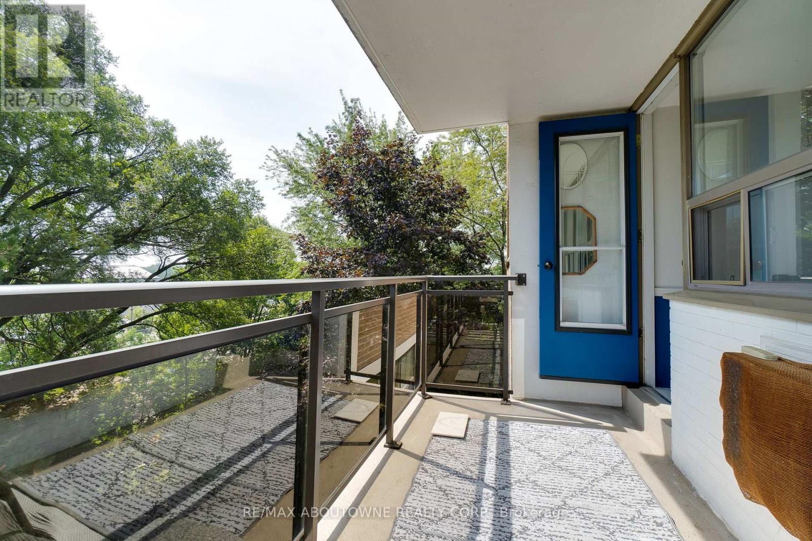 #507 212 KERR STREET - 32