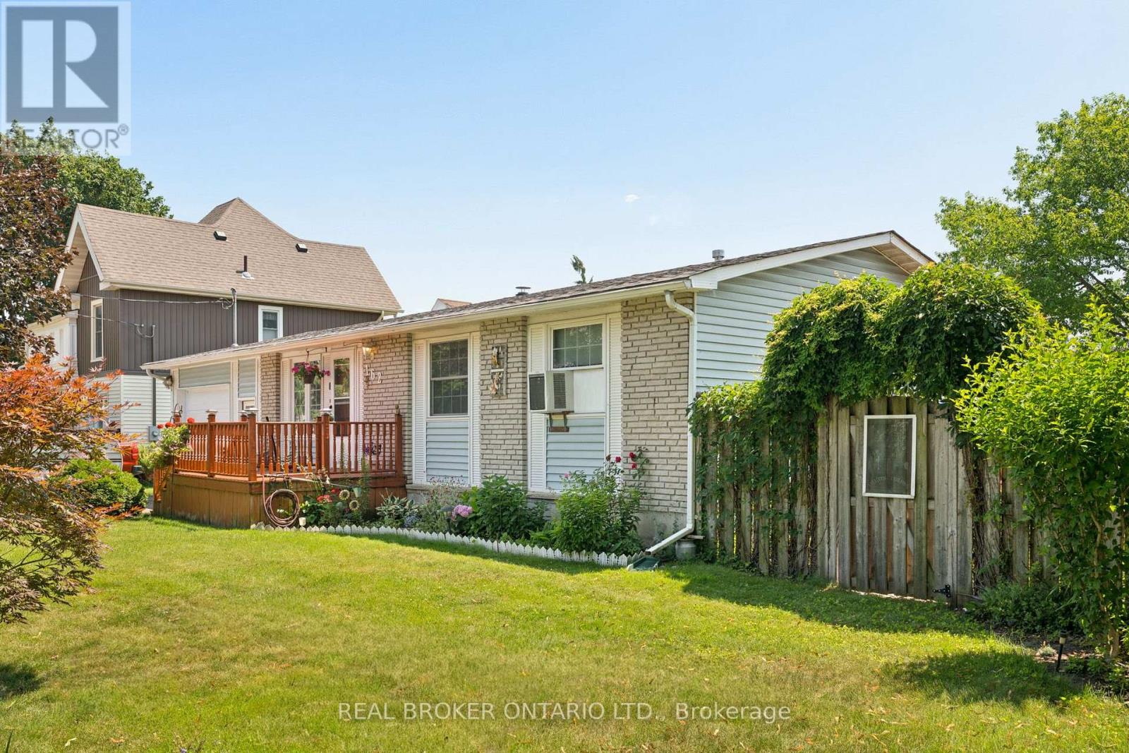 162 TIFFANY STREET — photo 3
