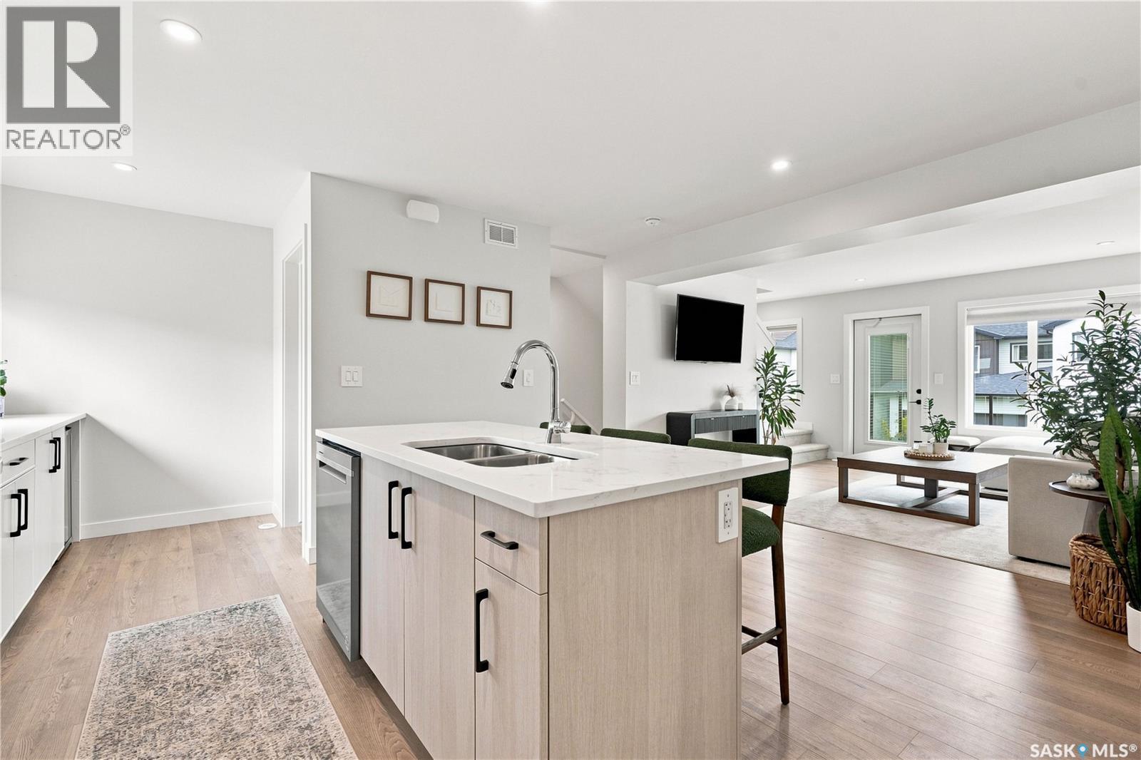 #12 651 Dubois CRESCENT - Image 15
