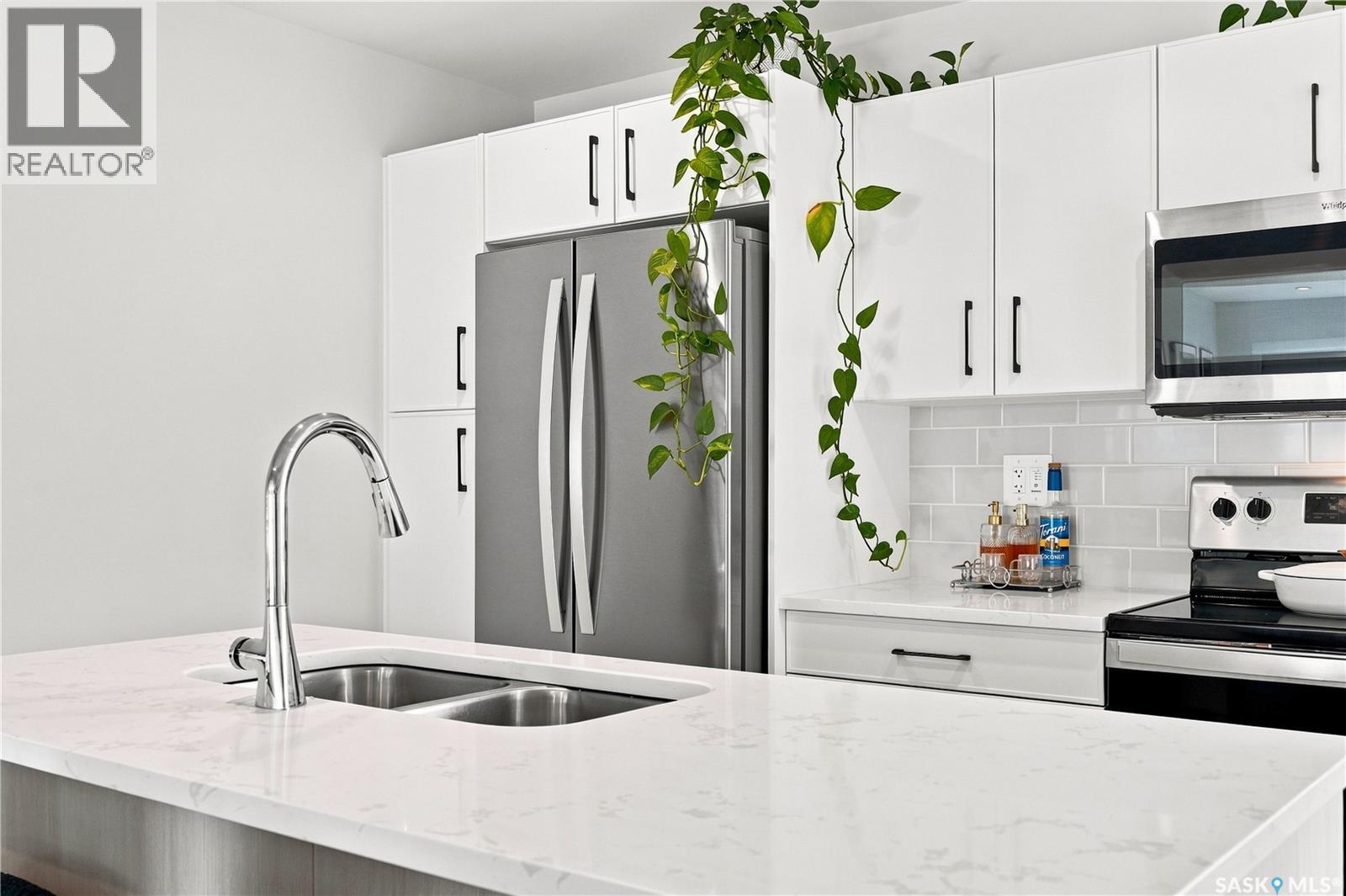 #12 651 Dubois CRESCENT - Image 17
