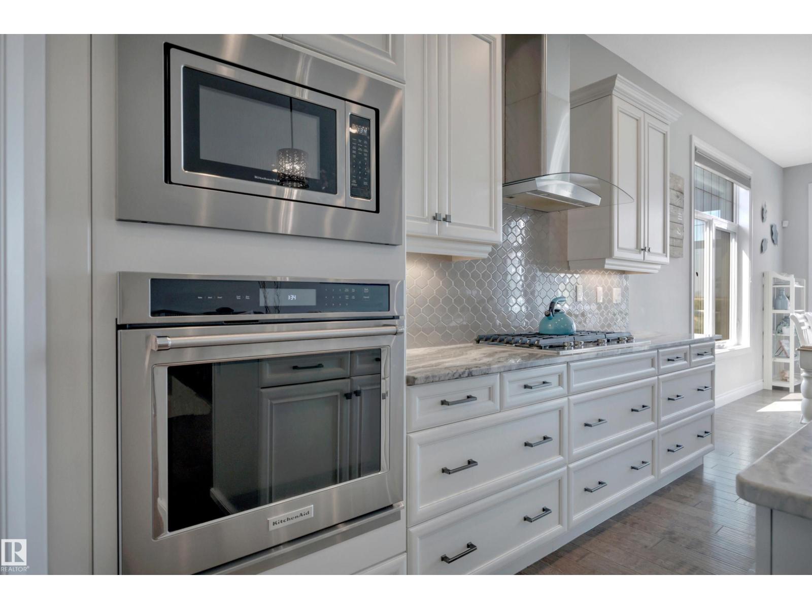 4232 8 ST NW - 11