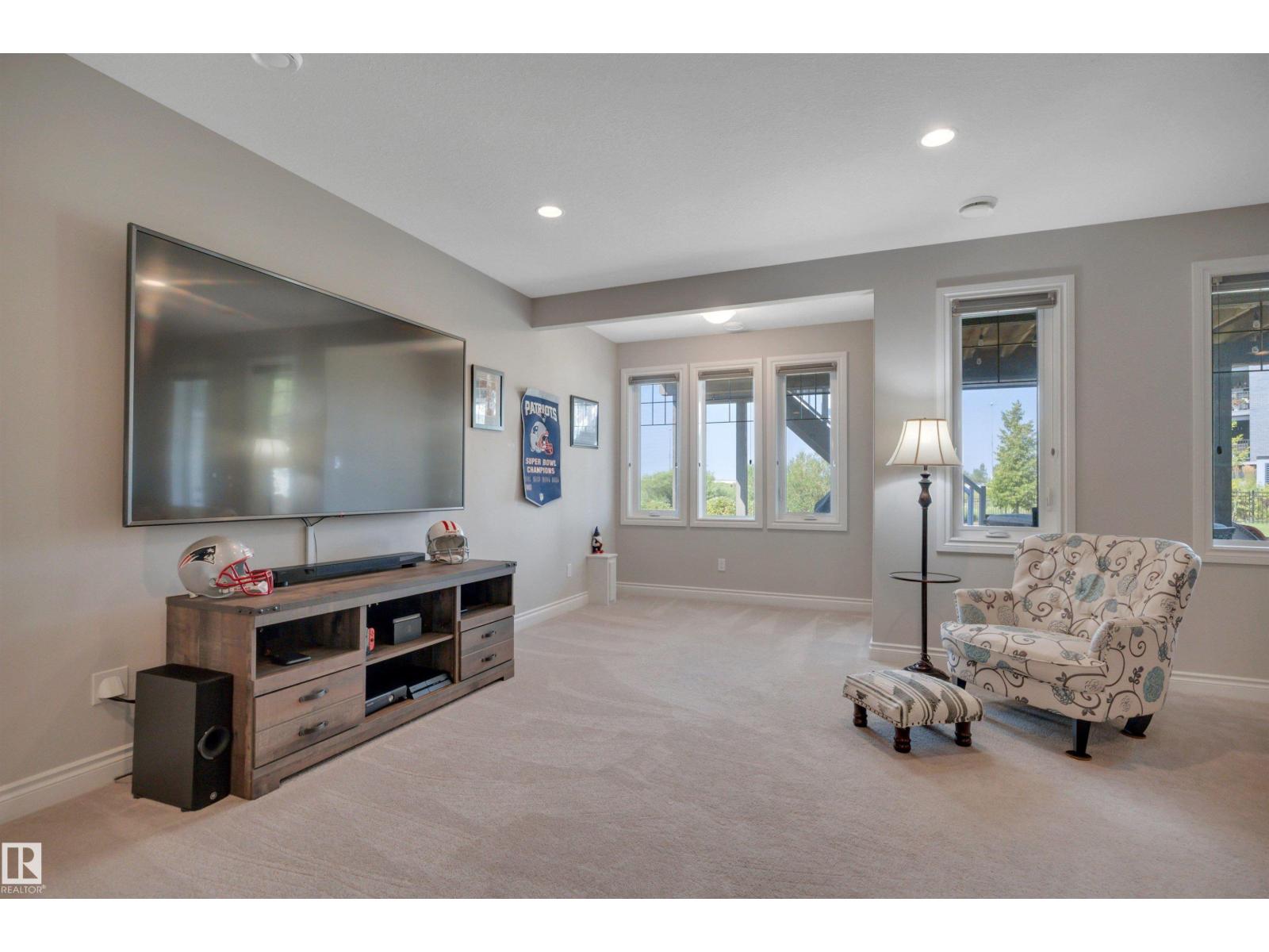 4232 8 ST NW - 33