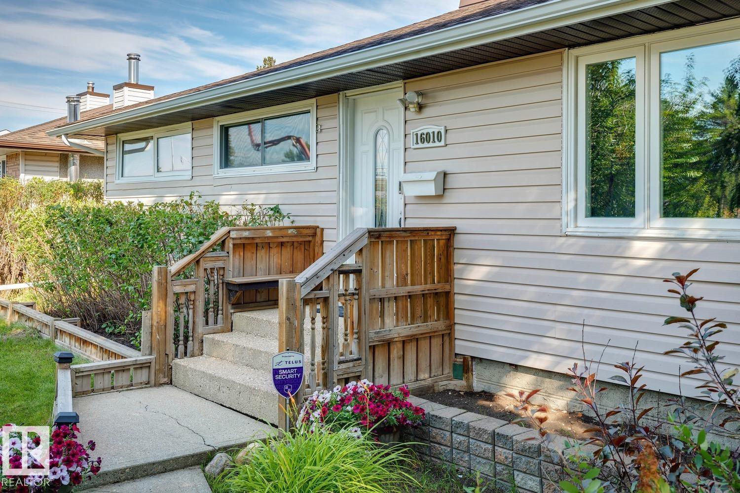 16010 87 AV NW, Meadowlark Park (Edmonton), Edmonton photo 2