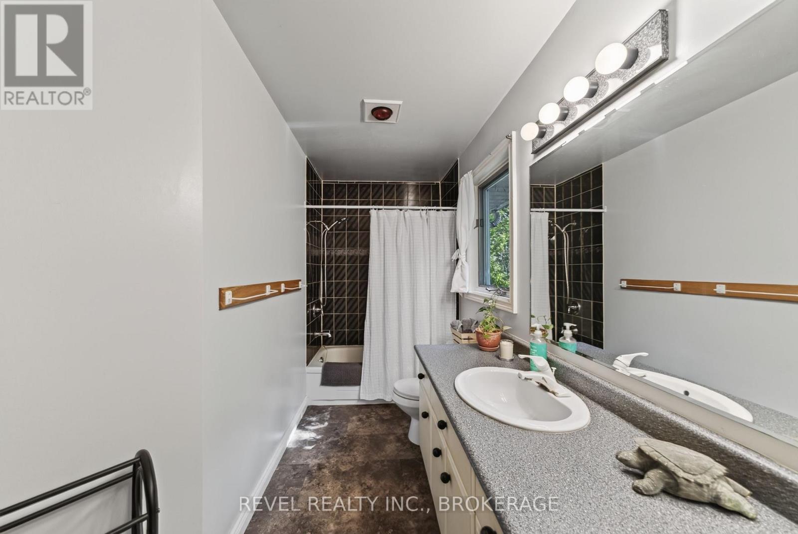 5383 RIDEAU ROAD - 32