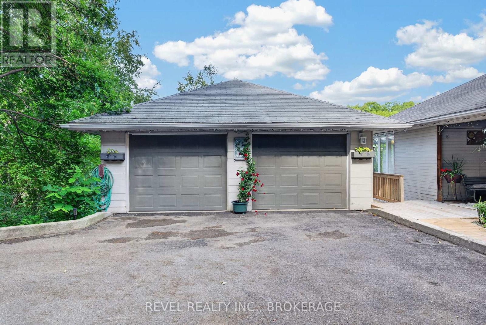 5383 RIDEAU ROAD - 4