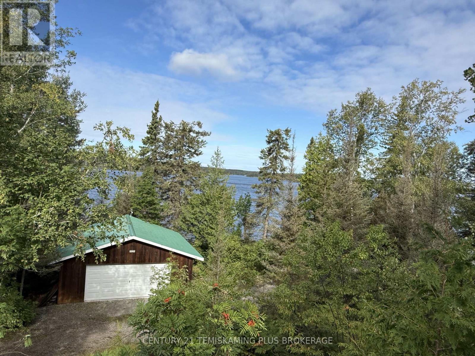 320 SHALLOW BAY ROAD - Image 22