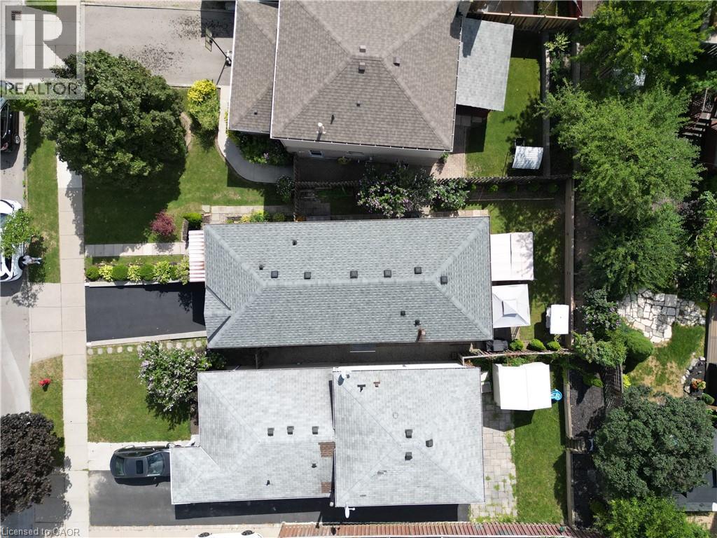 35 GARDEN Crescent - 44